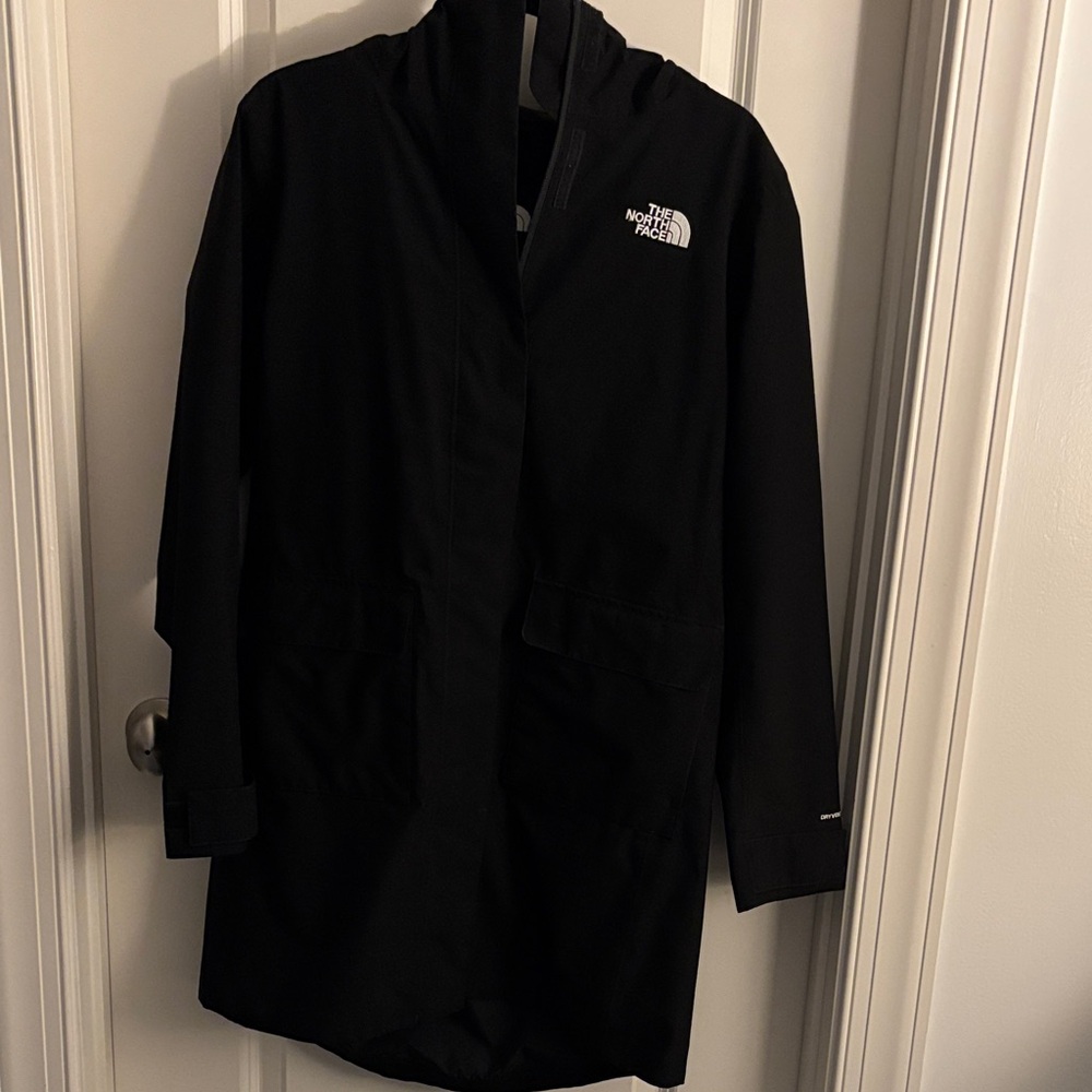 The North Face Women's Black 3/4 length Jacket. Sz M